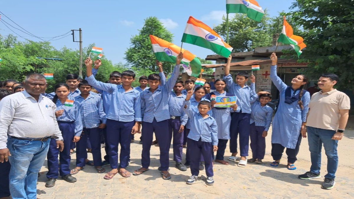 रेवाड़ी के स्कूलों में ‘हर घर तिरंगा’ अभियान के तहत रंगोली से सजा उत्साह